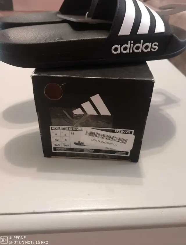 Adidas Adilette Slides in Men's Shoes in Kitchener / Waterloo - Image 3