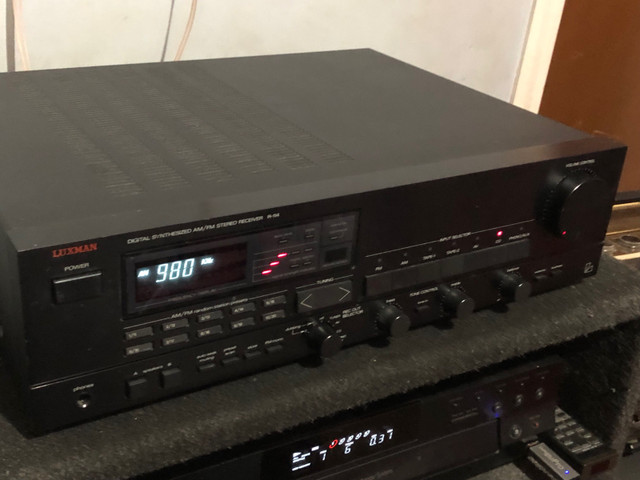 Luxman R114 Hundred watt stereo receiver in Stereo Systems & Home Theatre in London