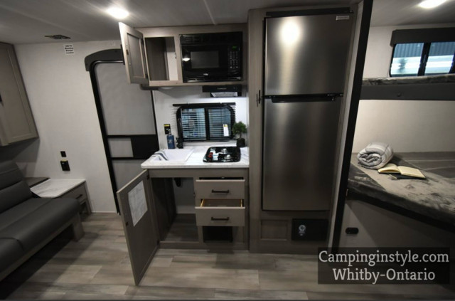 BRAND NEW 23’ travel trailer for rent   in Ontario - Image 3