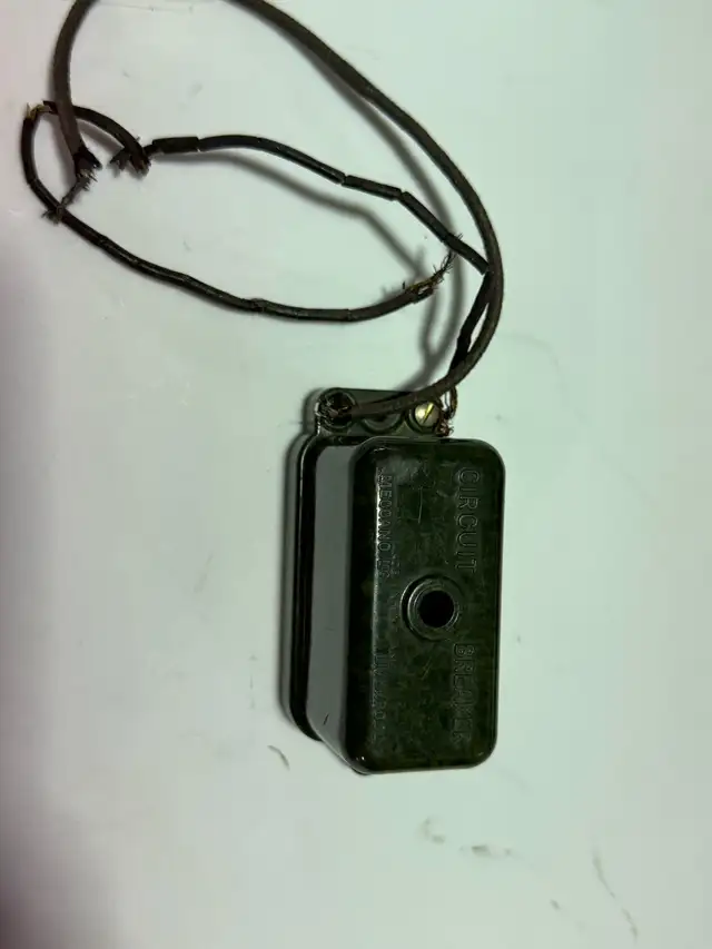 lot of 4 vintage model train controllers  in Toys & Games in Calgary - Image 6