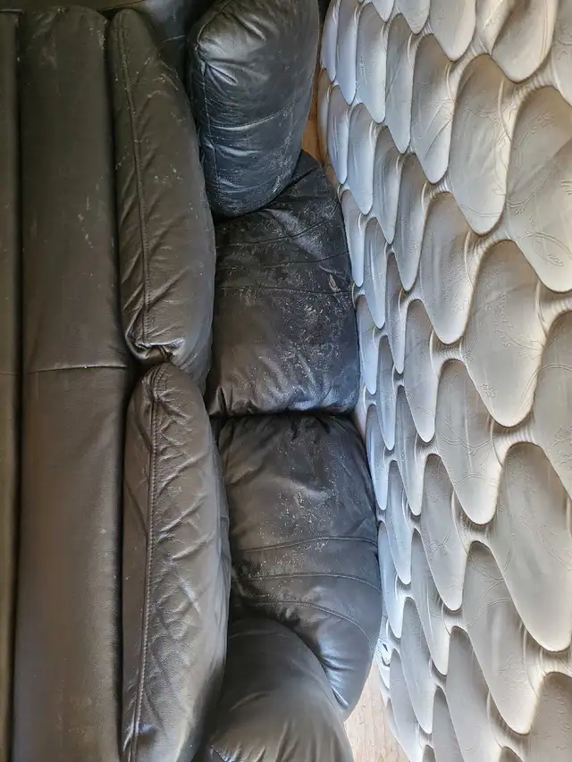 5 ft leather couch in Couches & Futons in Charlottetown - Image 2
