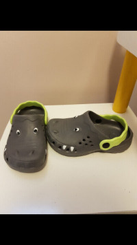 Crocs kids size 9/10 and C 10