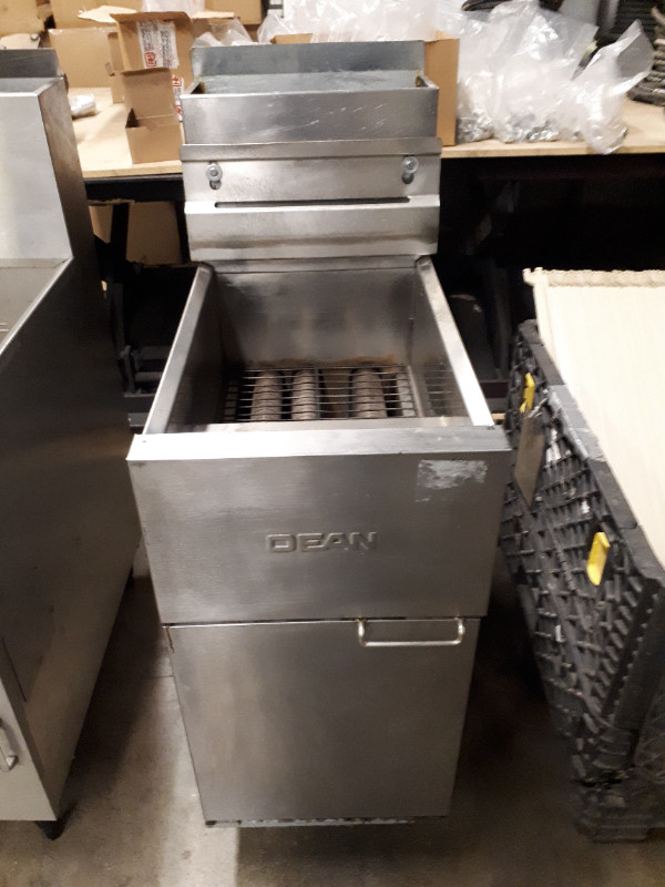 Dean SR142GN Natural Gas Deep Fryer in Industrial Kitchen Supplies in London