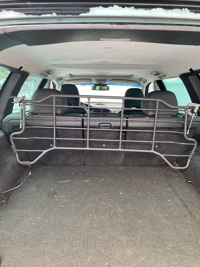 Grille de protection pour animaix original Volvo. Protective grille Pet Barrier