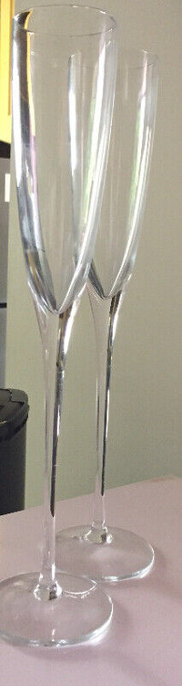 Brand New set of 7 oz. Classic Champagne glasses Profiles Brand