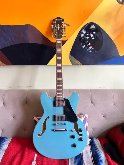 Condition neuf. Mint condition, factory hardware. No issues, plays fantastically. Located in plateau...