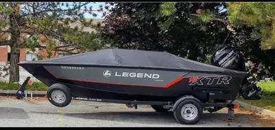 Boat in excellent condition Comes with: -60 ELPT Command Thrust Four Stroke (2019 Motor), (approxima...