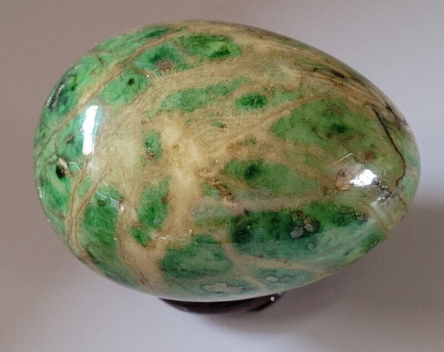 Vintage Large Green & Brown Polished Marble Egg in Arts & Collectibles in Oshawa / Durham Region