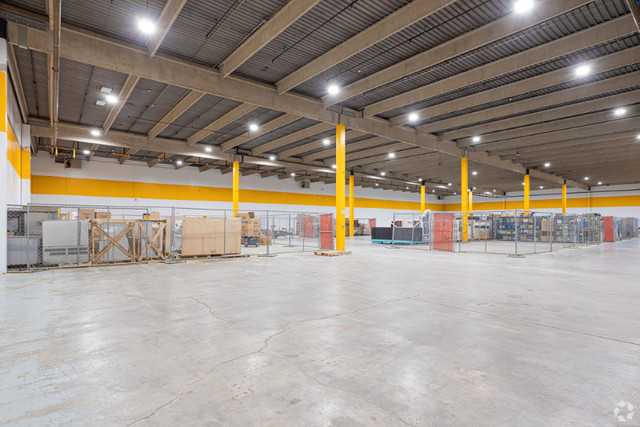 Affordable Shared Warehouse Space & Service for Rent in Calgary in Commercial & Office Space for Rent in Calgary