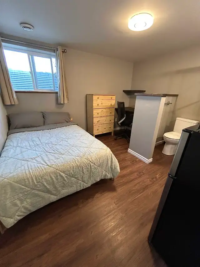 Furnished room with private bathroom