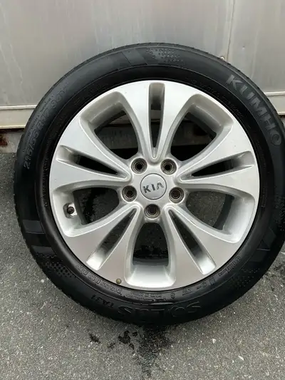 Selling Rims and Summer Tires for 2016 Kia Soul. Great deal! $160 is the total for all four.