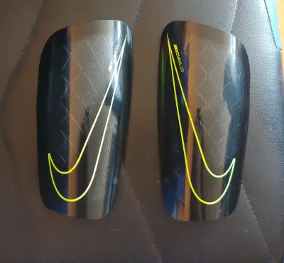 Soccer Shin Guards, Nike Mercurial Lite, Size XL, View more