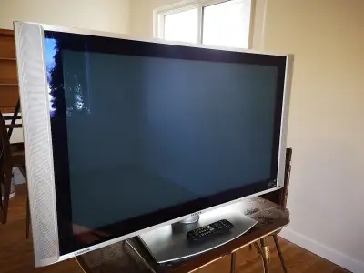 40" Hitachi Ultravision TV, View more