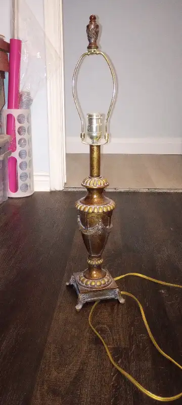 Gorgeous condition venetian inspired lamp, copper brass in Indoor Lighting & Fans in City of Toronto - Image 2