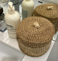 beautiful woven storage basket (small size with lid)