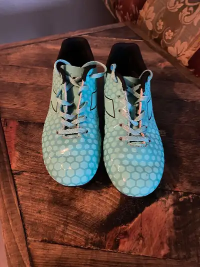Soccer shoes size 3, View more