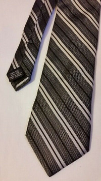 Men's Genuine Silk Black-White Striped Tie!