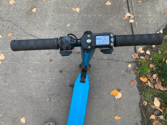 BLUE LITHIUM POWERED ELECTRIC SCOOTER in eBike in Strathcona County - Image 4