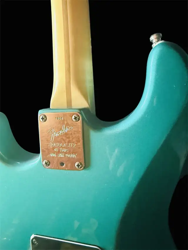 1994 Fender American 40th Anniversary  Stratocaster in Guitars in Calgary - Image 9