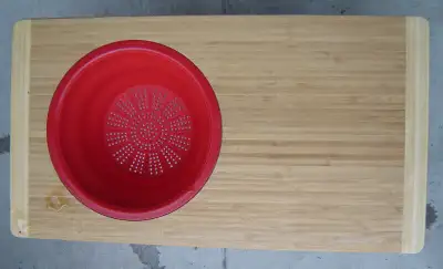 Planche à découper de cuisine en bambou - avec passoire pliable, View more
