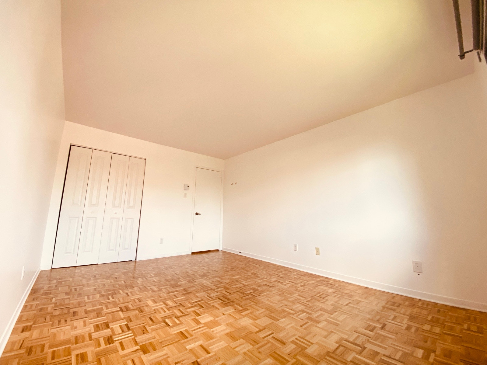 ☀️ Beautiful 4½ Condo – Garage included / ☀️ Magnifique 4 1/2 — photo 3