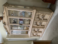 DINNING ROOM TABLE AND HUTCH