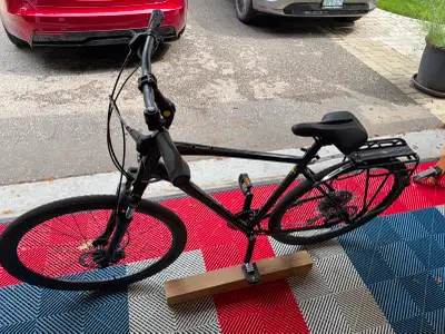 Giant Cypress XL Urban / Road Bike, View more