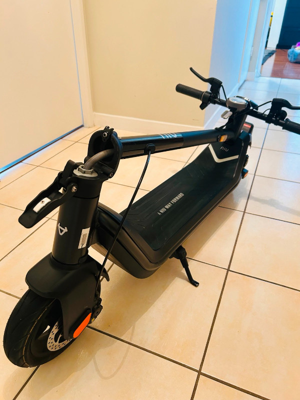 NIU KQi3 Pro Scooter in Other in Mississauga / Peel Region - Image 2
