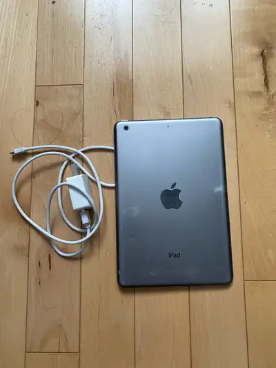 iPad mini 2 very good working condition, View more