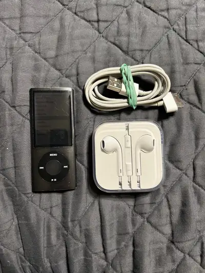Apple iPod Nano 8gb 5th Gen Gray Bundle (A1320/MC031LL) Camera/Video. Loaded with songs. Price is Fi...
