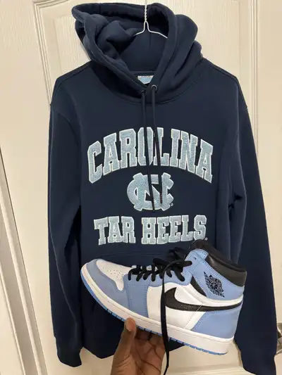 UNC hoodie Medium $60 Jordan 1 high university blue 11M $280 IG: @SoleWorldWideHype 90+REFERENCES