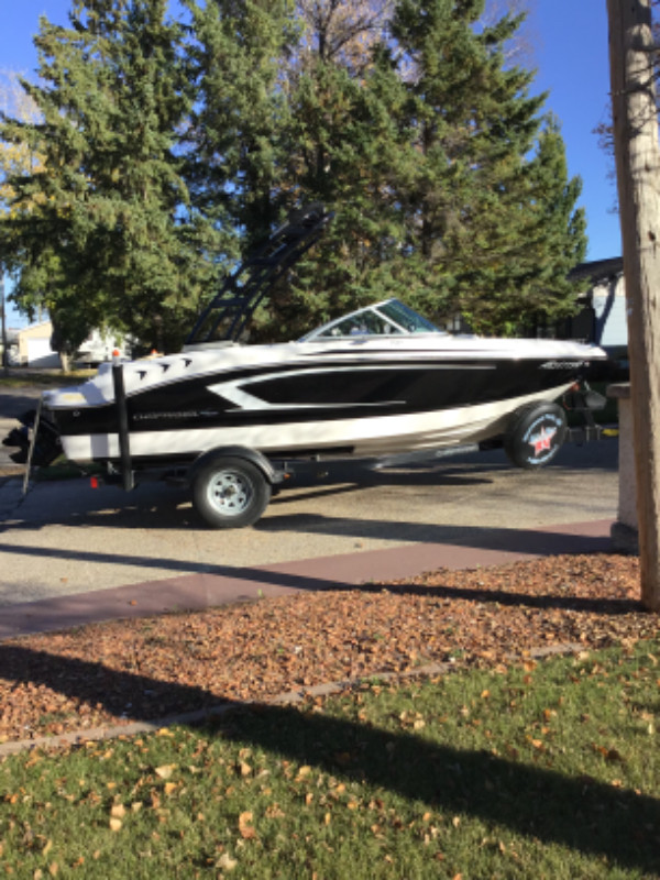 2016 Chaparral H20 19 Sport and Ski Boat in Powerboats & Motorboats in Regina - Image 3