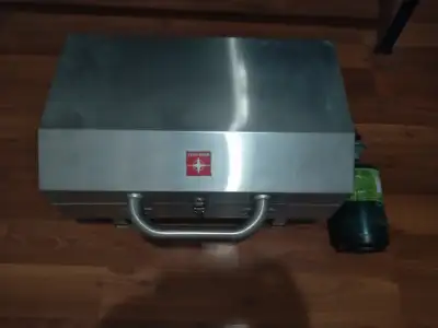 Portable gas BBQ 18" by 11" griil size Used on 1 outing