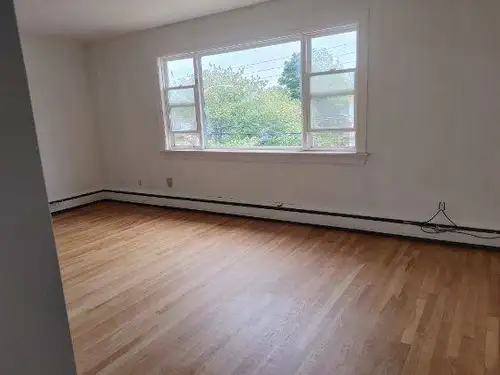 Top floor apartment in a 3-unit building