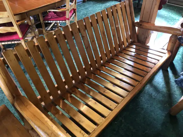 Canapé sofa+ table de salon en bois rond rustique in Chairs & Recliners in City of Montréal - Image 3