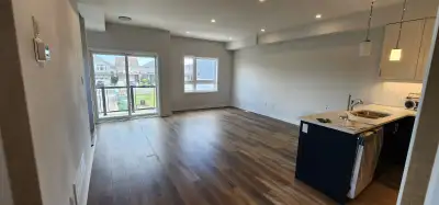 LUXURY CORNER TOWNHOUSE FOR LEASE Cambridge, Ontario ━━━━━━━━━━━━━━━━━━━━━━ 51 Sparrow Avenue Nottin...