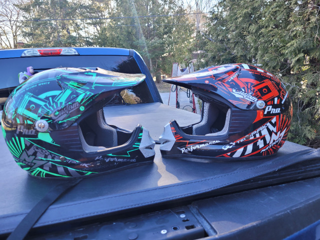 Youth motocross helmets in Motorcycle Parts & Accessories in Muskoka