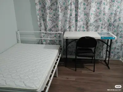 One big private room is available for rent from September 1st, step to university of Windsor, shoppi...