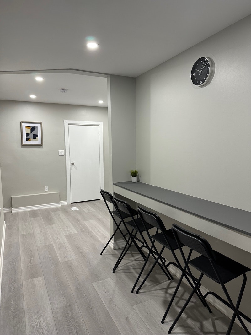 2 rooms are available for rent at Oshawa (only for students) Room