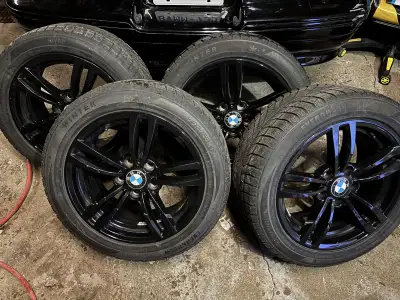 Used on a 2008-2015 BMW X1. 5x120 bolt pattern 66.6mm bore ET35 offset. Lots of tread left and rims...