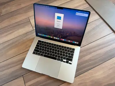 M2 Macbook Air 15" 512GB SSD AppleCare+ Til September 2026, View more