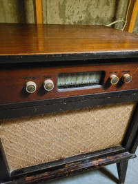 Old antique radio