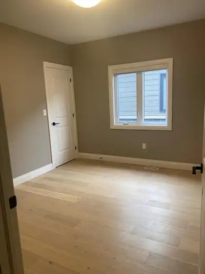 Private $650 plus utilities OR Sharing $450 plus utilities each Available forn Febuary 1st