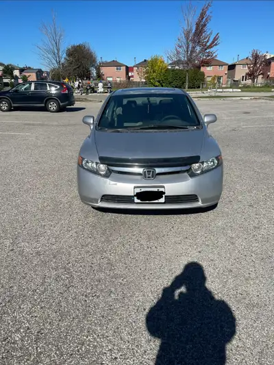 Runs great mechanically solid Cheap on gas In really good condition as you can see it on the picture...