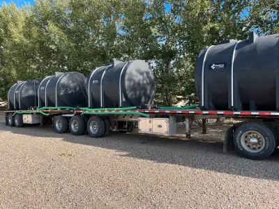 Selling the lead trailer of this super b set only. Comes with 2 Hold-On Industry 3350 gallon tanks a...