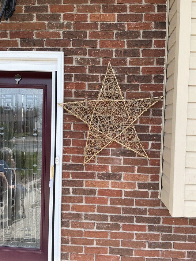 Hanging star    in Outdoor Décor in Kitchener / Waterloo - Image 2