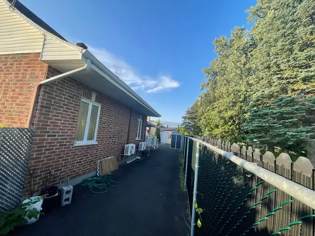 Detach3-Bed Cottage –Private Yard, ACs, Near Dix30REM July-1st in Quebec in Canada - Image 4