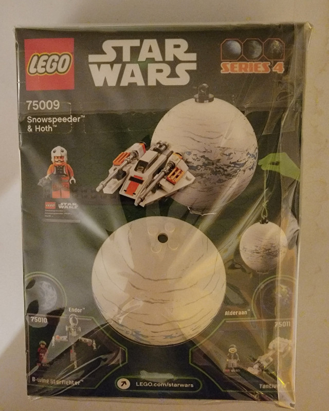 LEGO 75009 Snowspeeder & Planet Hoth - NISB - VERY RARE! in Toys & Games in City of Halifax - Image 2