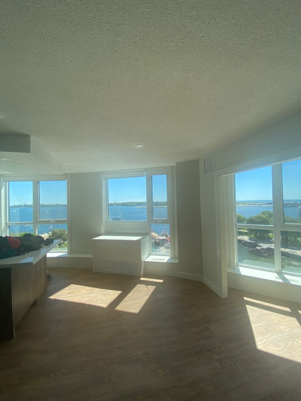 One Bed Available in 2Bed 1 Bath in Downtown Toronto Long Term