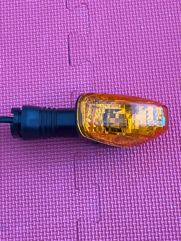 Kawasaki Ninja zx6r 600 Turn Signal Lamp assembly oem 23037-0058 in Other in Barrie - Image 9